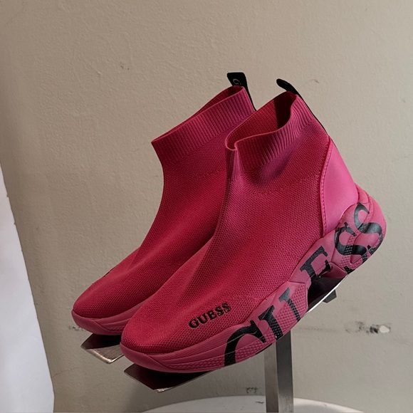 Guess Women’s Pause Knit Wedge Sneakers Red Textile size 7.5M New - Picture 1 of 7